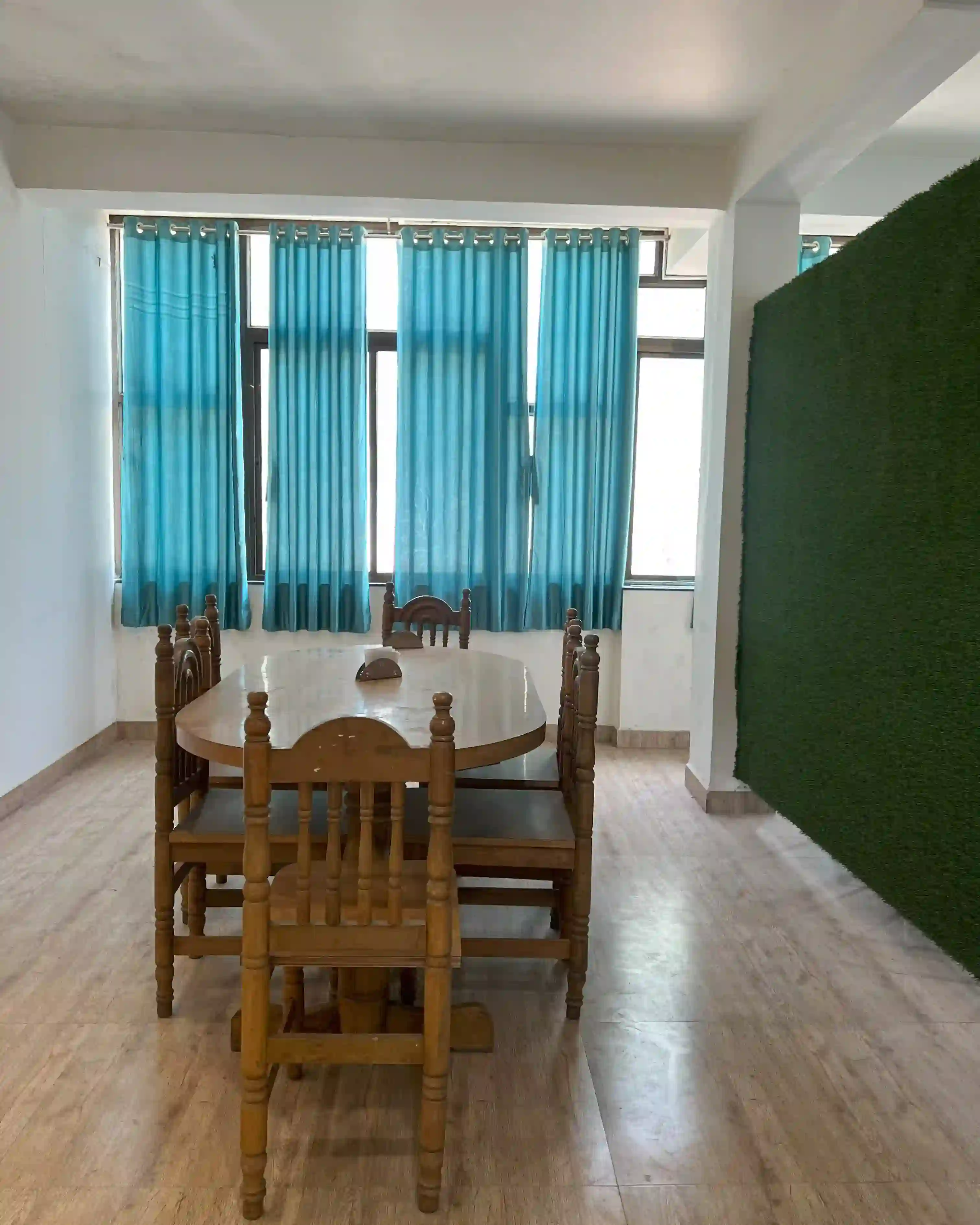 Dinning Table